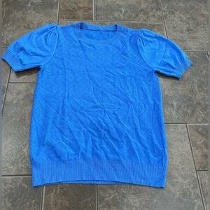 💰Make an offer, bundle and save💰 Blue Short Sleeve t-shirt